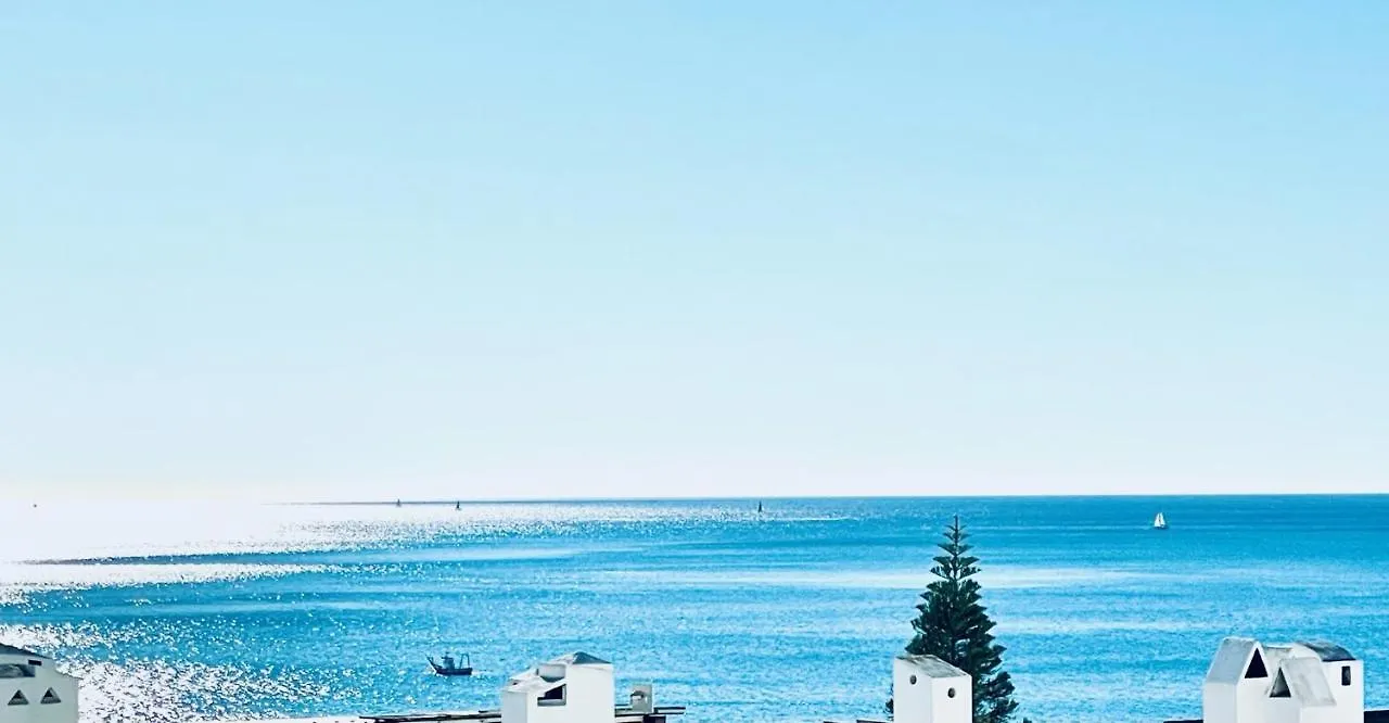 Spectacular Apartment With Amazing Sea Views! location